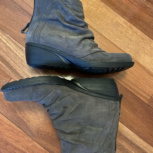 Metallic Dansko zip up ankle booties - Picture 5 of 6